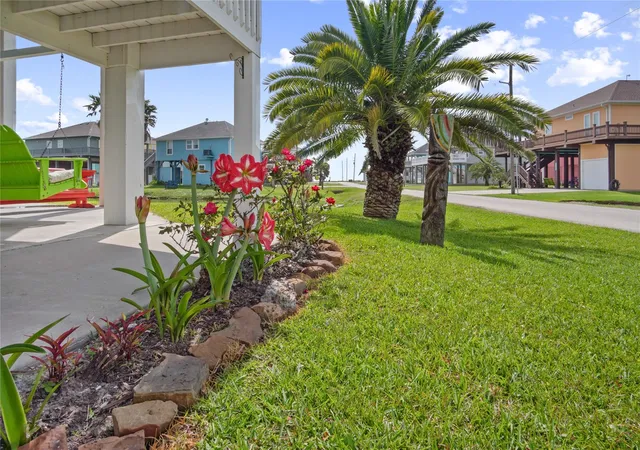 Photo 3 of Single family home for sale at 2566 Tide Dr, Port Bolivar, TX 77650 | MLS# 78089319 | Listing updated on 2026-09-14