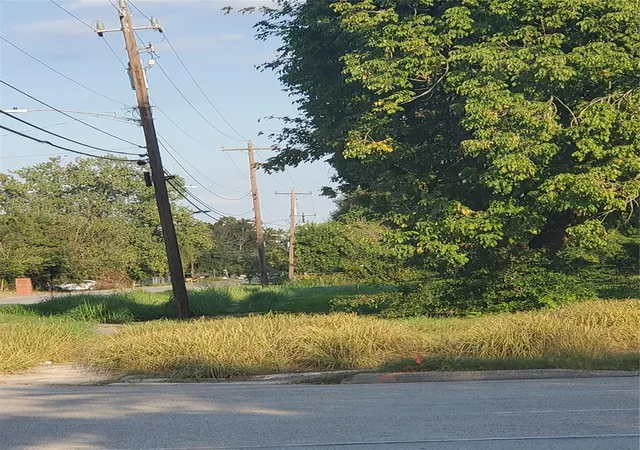 Photo 3 of Sale Pending at 6920 Homestead Rd, Houston, TX 77028 | MLS# 15534598 | Listing updated on 2026-08-17