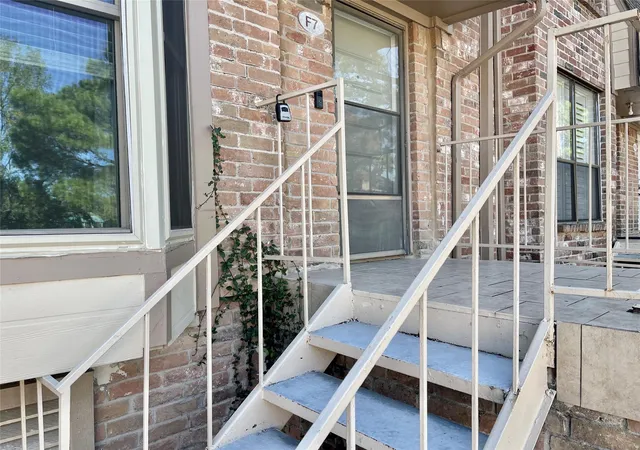 2nd image of 2119Th Pl Rebecca Ln, Houston, TX 77090