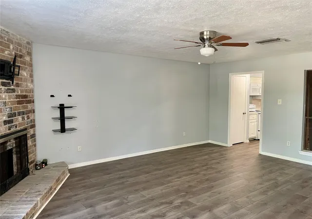 4th image of 2119Th Pl Rebecca Ln, Houston, TX 77090