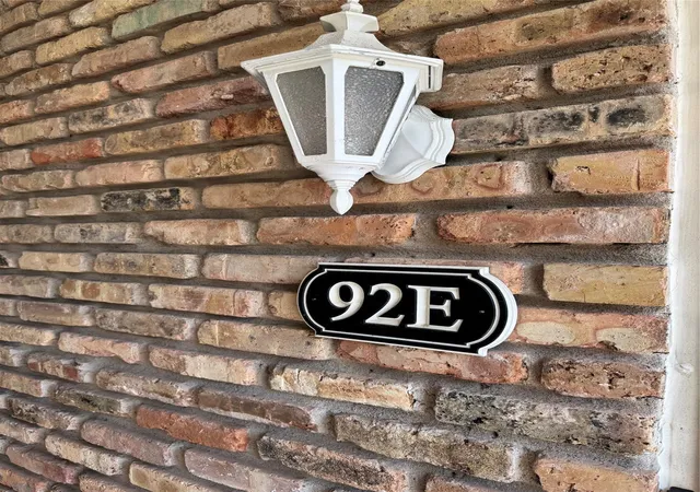 Photo 3 of Condo for sale at 2121 Fountain View Dr #92E, Houston, TX 77057 | MLS# 66400190 | Listing updated on 2026-08-04