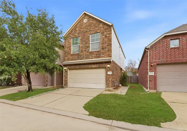Photo 2 of Single family home for sale at 17142 Amarose Dr, Houston, TX 77090 | MLS# 72720152 | Listing updated on 2026-09-09