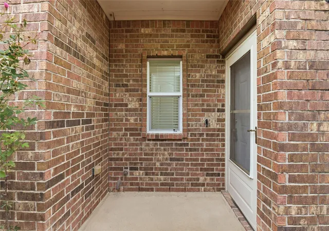 Photo 4 of Single family home for sale at 17142 Amarose Dr, Houston, TX 77090 | MLS# 72720152 | Listing updated on 2026-09-09