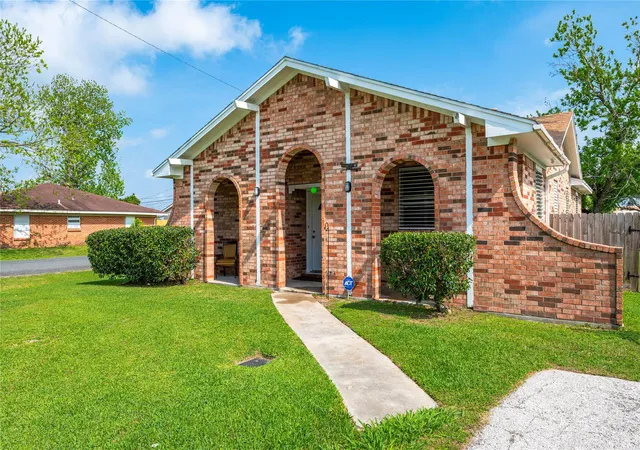 Homes for sale in Texas City, TX | 6918 Woodrow St, Texas City, TX 77591 | MLS# 21087450