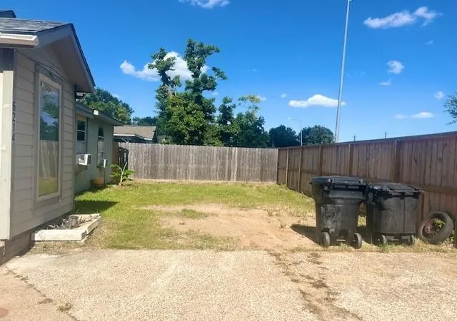 Photo 3 of Single family home for sale at 6214 Jim St, Houston, TX 77092 | MLS# 75066660 | Listing updated on 2026-09-02
