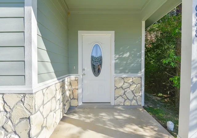 Photo 2 of Single family home for sale at 16948 W Ivanhoe, Montgomery, TX 77316 | MLS# 38142492 | Listing updated on 2026-08-27