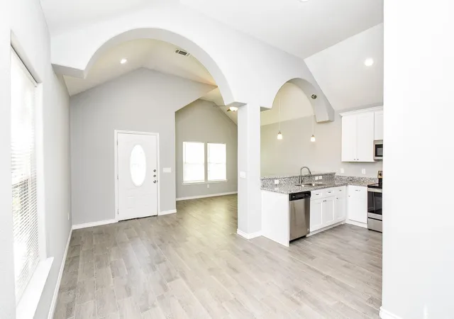 Photo 4 of Single family home for sale at 16948 W Ivanhoe, Montgomery, TX 77316 | MLS# 38142492 | Listing updated on 2026-08-27