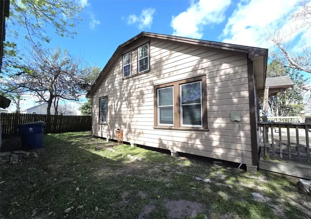 Homes for sale in Sweeny, TX | 507 N Orange St, Sweeny, TX 77480 | MLS# 2189896