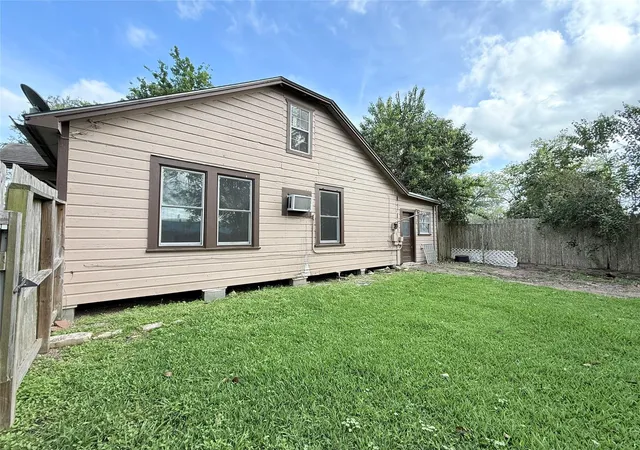 Homes for sale in Sweeny, TX | 507 N Orange St, Sweeny, TX 77480 | MLS# 2189896