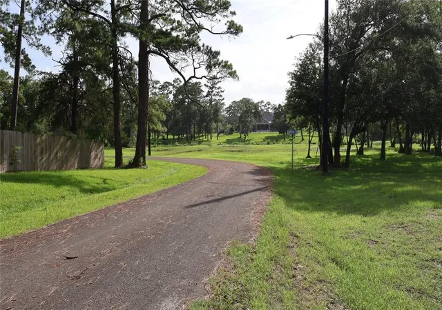 10th image of 9 Bayou Bend Dr Dr, Baytown, TX 77523 | MLS# 22042810