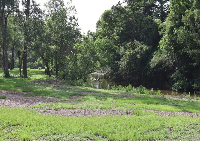 2nd image of 9 Bayou Bend Dr Dr, Baytown, TX 77523 | MLS# 22042810