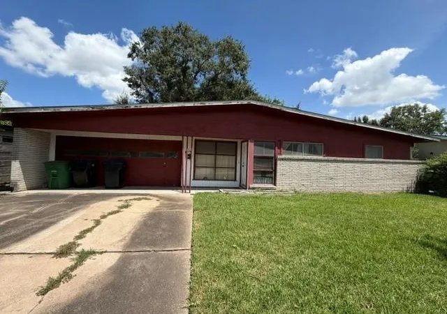 1st image of 6726 Beryl St, Houston, TX 77074 | MLS# 62230588