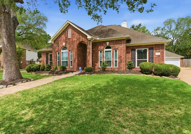 Single family home for sale at 304 Melodywood Dr, Friendswood, TX 77546 | MLS# 31433780