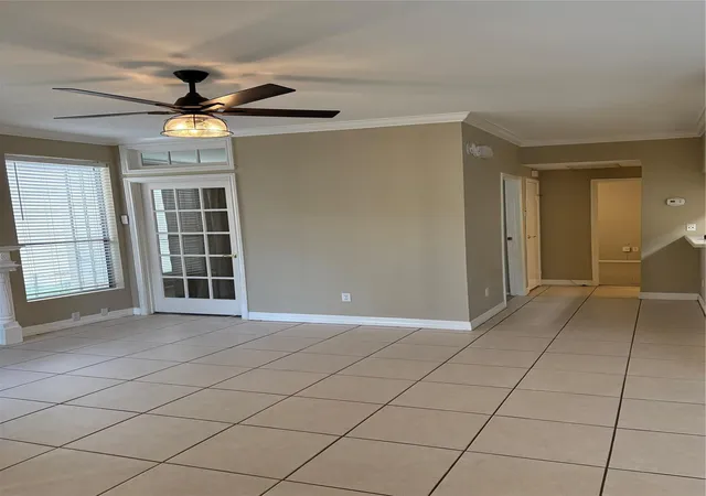 Photo 3 of Condo for sale at 1881 Bering Dr #31, Houston, TX 77057 | MLS# 3327502 | Listing updated on 2026-07-12