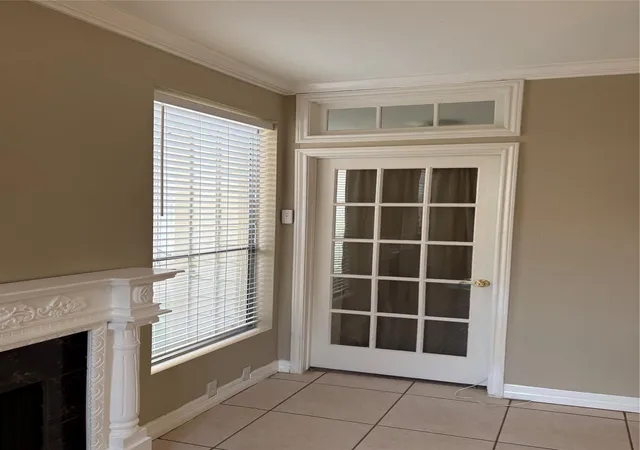 Listing Photo 4 - Condo for sale in building located at 1881 Bering Dr, Houston, TX 77057 - Unit #31