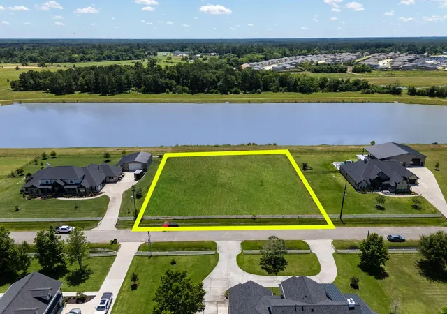 Photo 3 of Land for sale at 11918 W Border Oak Dr, Magnolia, TX 77354 | MLS# 84681743 | Listing updated on 2026-07-03