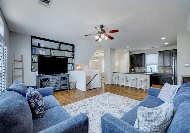 5th image of 3323 Masters Point Dr, Houston, TX 77091 | MLS# 12052615