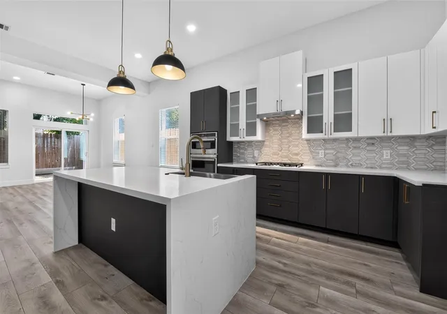 3rd image of 2911 Wichita St, Houston, TX 77004 | MLS# 26982766