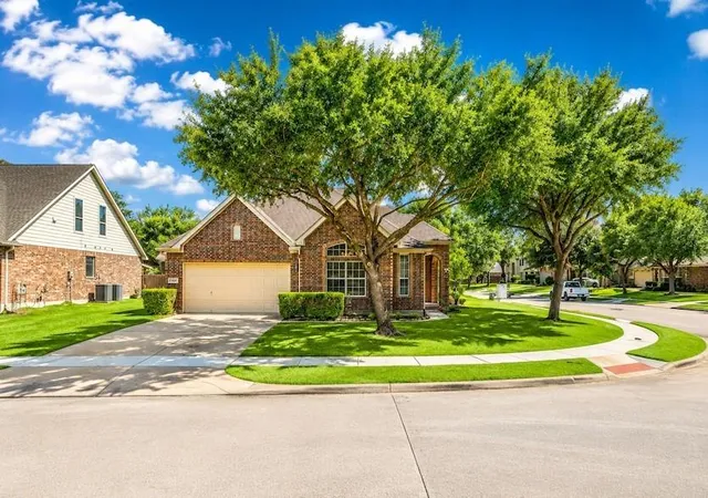 Photo 1 of Single family home for sale at 13935 Charterhouse Wy, Sugar Land, TX 77498 | MLS# 66286480 | Listing updated on 2026-09-26