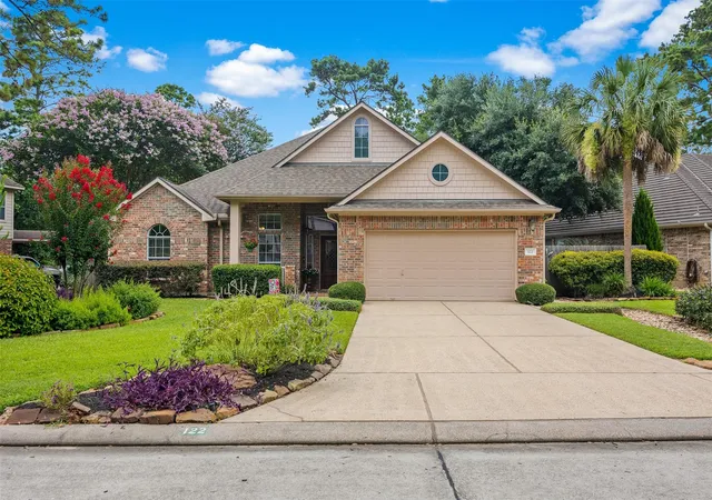 Homes for sale in The Woodlands, TX | 122 S Evangeline Oaks Cir, The Woodlands, TX 77384 | MLS# 23799139