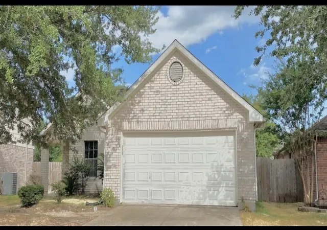 Photo 1 of Single family home for sale at 9814 Revelstoke Dr, Houston, TX 77086 | MLS# 31547726 | Listing updated on 2026-09-12
