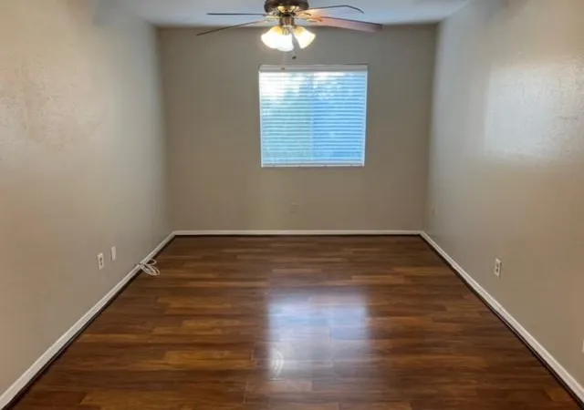 5th image of 716 Memorial Mews St, Houston, TX 77079