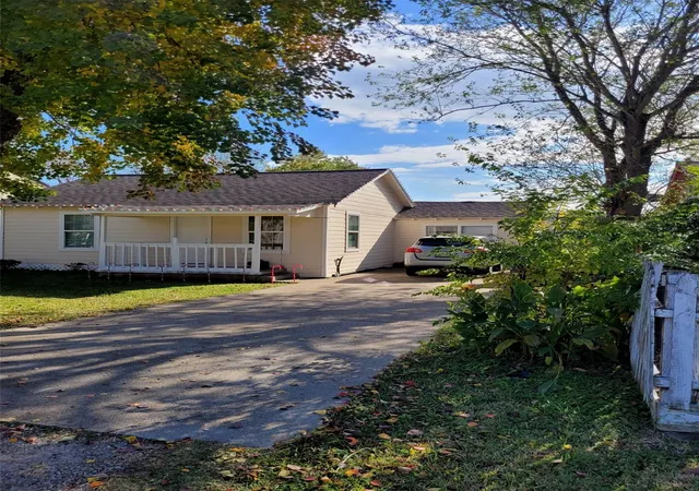 Photo 3 of Single family home for sale at 2415 4th Avenue N, Texas City, TX 77590 | MLS# 73519681 | Listing updated on 2026-09-16