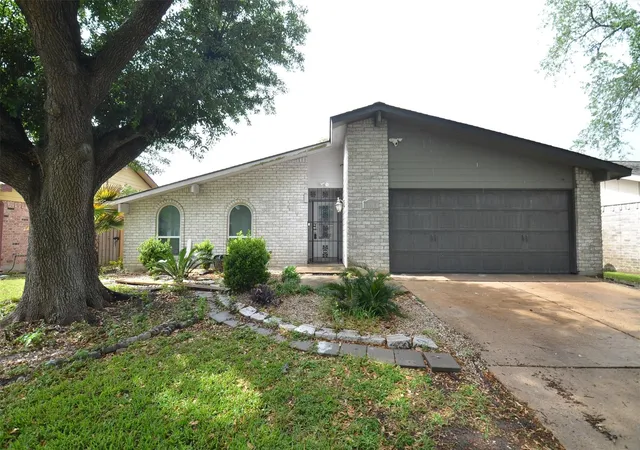 Homes for sale in Houston, TX | 5519 Irish Hill Dr, Houston, TX 77053 | MLS# 43874148