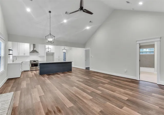 Photo 3 of Sale Pending at 711 French River Cir, Montgomery, TX 77316 | MLS# 29129725 | Listing updated on 2026-09-14