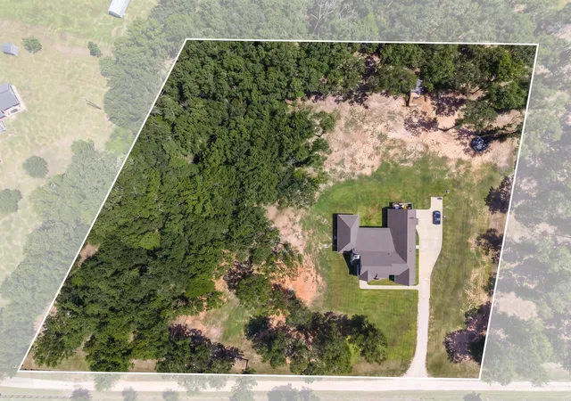 Photo 2 of Single family home for sale at 829 Jr Phillips Rd, Livingston, TX 77351 | MLS# 19213286 | Listing updated on 2026-08-04