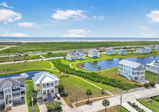 Photo 4 of Land for sale at 26743 Bay Water Dr, Galveston, TX 77554 | MLS# 18641374 | Listing updated on 2026-04-10