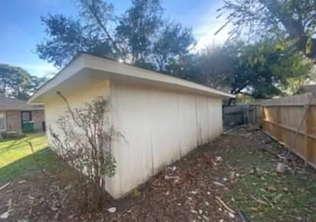 Photo 3 of Single family home for sale at 4306 Saratoga Dr, Houston, TX 77088 | MLS# 8085102 | Listing updated on 2026-09-10