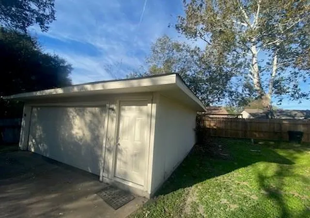 Photo 4 of Single family home for sale at 4306 Saratoga Dr, Houston, TX 77088 | MLS# 8085102 | Listing updated on 2026-09-10