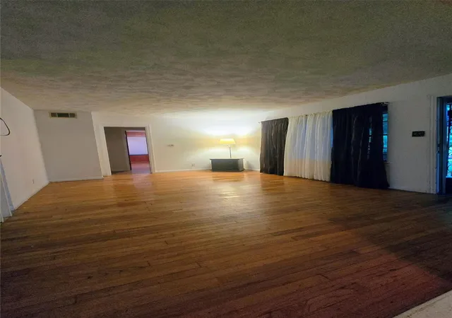Photo 2 of Single family home for sale at 5659 Westover St, Houston, TX 77033 | MLS# 63384501 | Listing updated on 2026-08-27