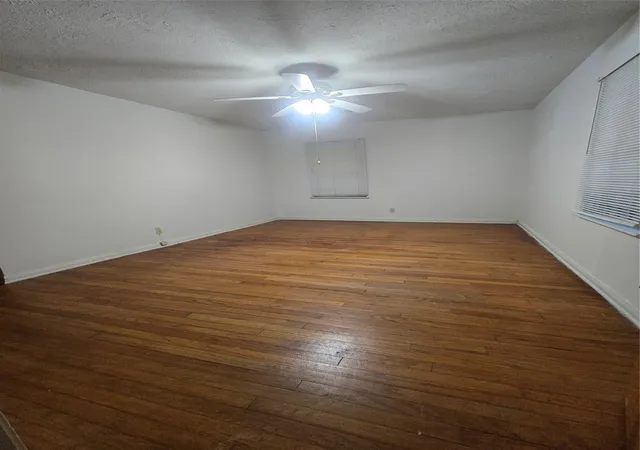 Photo 3 of Single family home for sale at 5659 Westover St, Houston, TX 77033 | MLS# 63384501 | Listing updated on 2026-08-27