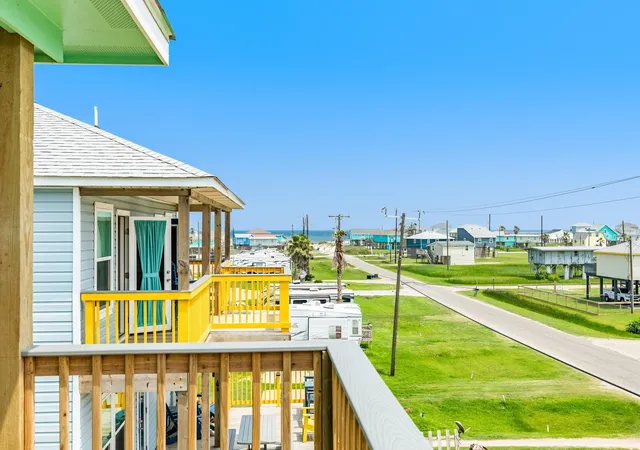 Homes for sale in Surfside Beach, TX | 344 Thunder Rd, Surfside Beach, TX 77541 | MLS# 58867355