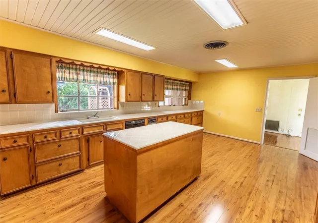 Photo 4 of Single family home for sale at 322 E O'bryant St, Bellville, TX 77418 | MLS# 17456528 | Listing updated on 2026-09-02