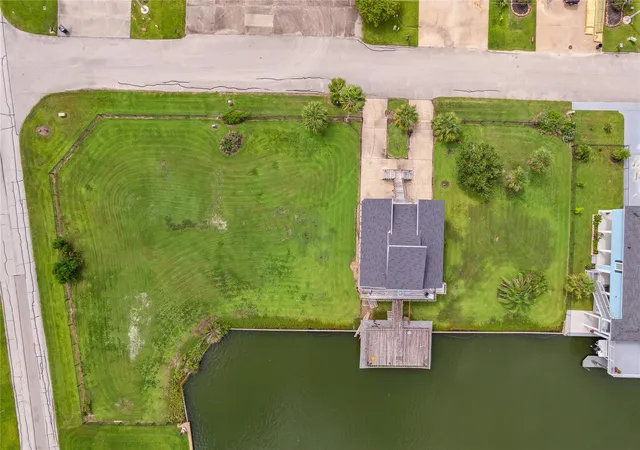 4th image of 1310 & 1314 Maui Dr, Galveston, TX 77554 | MLS# 91128815