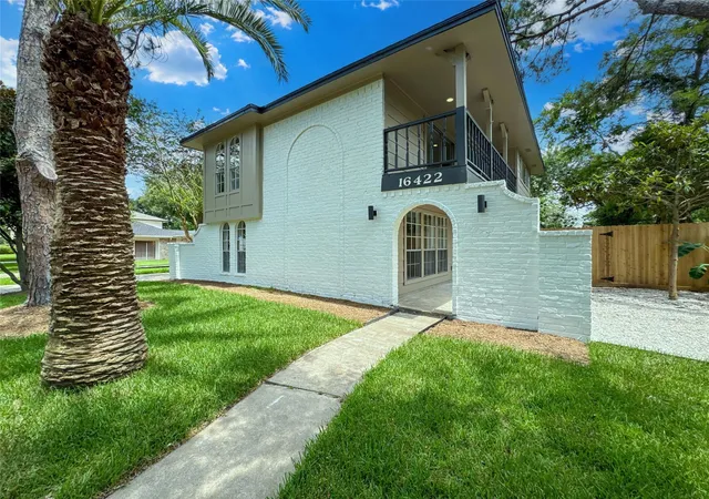 Photo 3 of Single family home for sale at 16422 Brambling Dr, Houston, TX 77059 | MLS# 96560679 | Listing updated on 2026-08-20