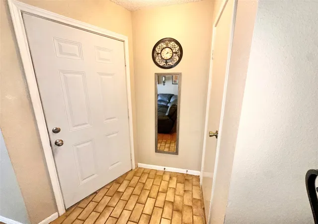4th image of 10101 S Gessner Rd #213, Houston, TX 77071 | MLS# 57466610