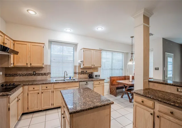 Photo 4 of Single family home for sale at 1606 Diamond Brk Dr, Houston, TX 77062 | MLS# 84947662 | Listing updated on 2026-09-14