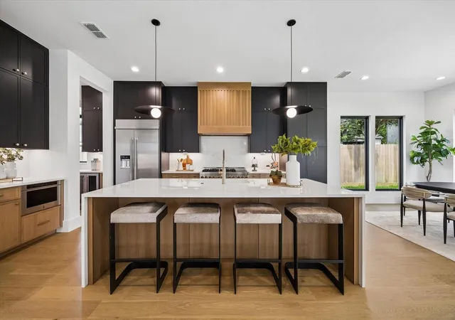 Photo 1 of Single family home for sale at 1710 Gardenia Dr, Houston, TX 77018 | MLS# 14805036 | Listing updated on 2026-09-14