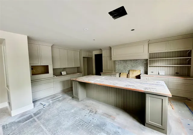 Photo 4 of Single family home for sale at 2602 Whitney St, Houston, TX 77006 | MLS# 62642102 | Listing updated on 2026-09-01