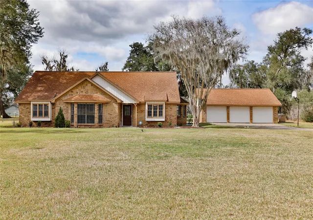 1st image of 211 Bayou Rd, Lake Jackson, TX 77566 | MLS# 45845569