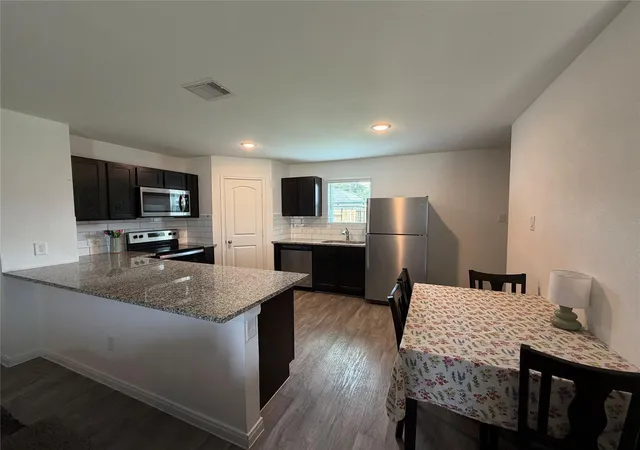 3rd image of 16550 Colleen Pl, Conroe, TX 77306 | MLS# 90187719