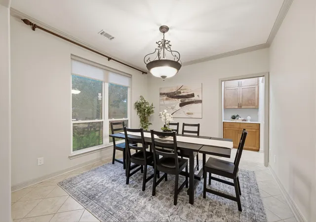 Photo 4 of Sale Pending at 11211 Greenwillow St, Houston, TX 77035 | MLS# 8667740 | Listing updated on 2026-09-03