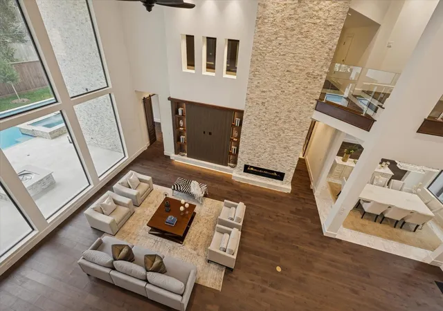 Photo 3 of Single family home for sale at 318 Knipp Rd, Houston, TX 77024 | MLS# 37726338 | Listing updated on 2026-09-09