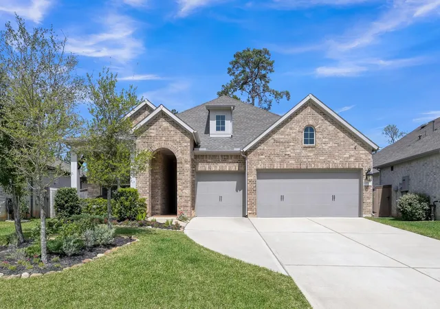 Photo 2 of Single family home for sale at 334 Torrey Bloom Loop, Conroe, TX 77304 | MLS# 27537293 | Listing updated on 2026-09-09