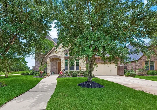 Photo 3 of Single family home for sale at 5703 Fulshear Plantation Dr, Fulshear, TX 77441 | MLS# 31742986 | Listing updated on 2026-08-30