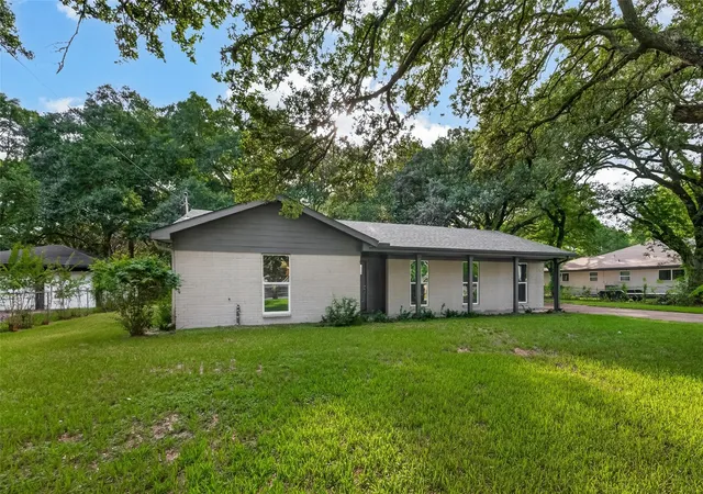 Photo 1 of Single family home for sale at 9 N Amburn Rd, Texas City, TX 77591 | MLS# 5446141 | Listing updated on 2026-08-11
